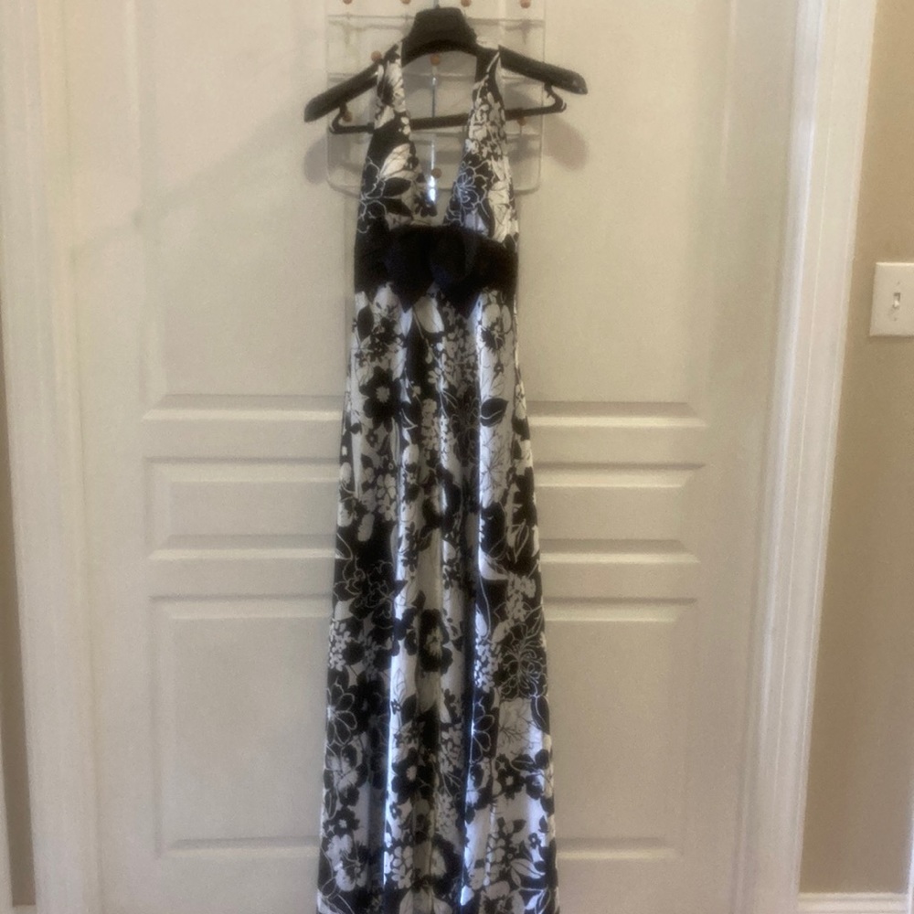 Brand new Maxi Floral Sleeveless Satin Evening Dress Dave and Johnny